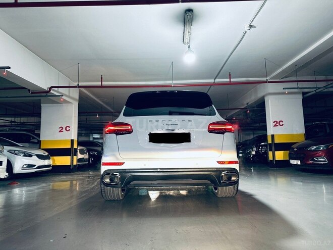 Porsche Cayenne S-7
