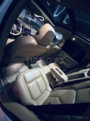 Porsche Cayenne S-10