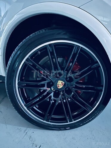 Porsche Cayenne S-14