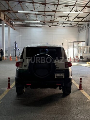 Toyota FJ Cruiser 2013, 195,000 km - 4.0 l - Bakı