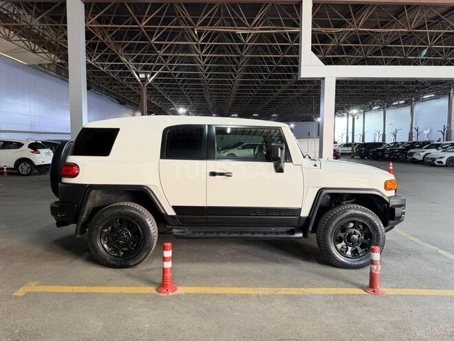 Toyota FJ Cruiser 2013, 195,000 km - 4.0 l - Bakı