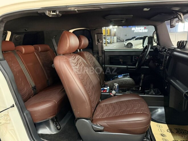 Toyota FJ Cruiser 2013, 195,000 km - 4.0 l - Bakı