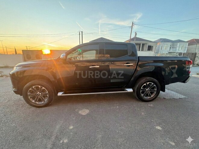 Mitsubishi L200-7