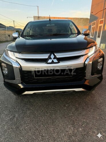 Mitsubishi L200-1