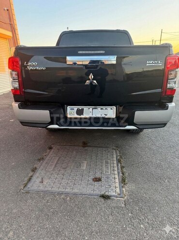 Mitsubishi L200-2