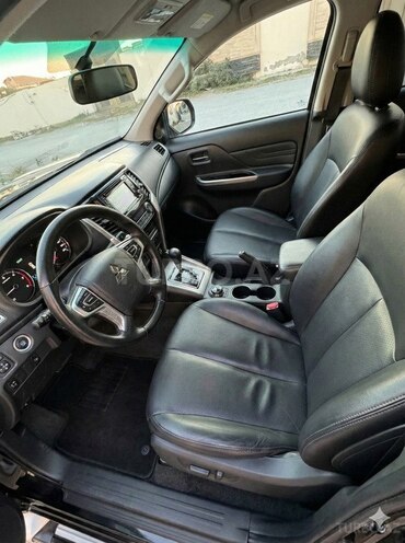 Mitsubishi L200-5