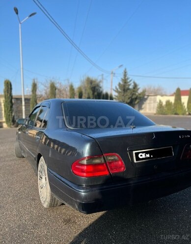 Mercedes E 230 1997, 580,000 km - 2.3 l - Bakı