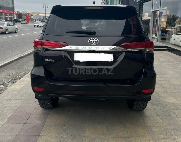 Toyota Fortuner-6