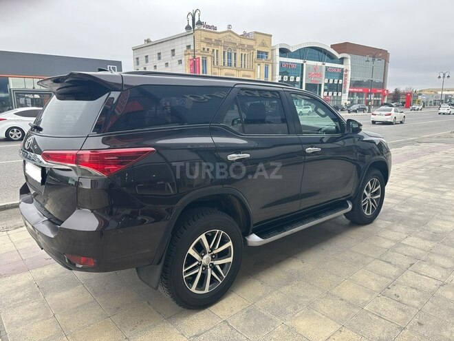 Toyota Fortuner-5