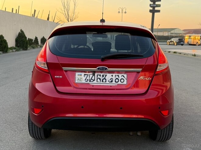 Ford Fiesta 2011, 168,000 km - 1.6 l - Bakı