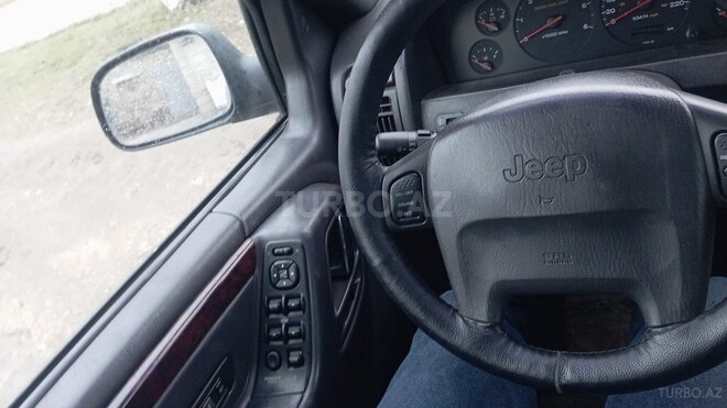 Jeep Grand Cherokee-14