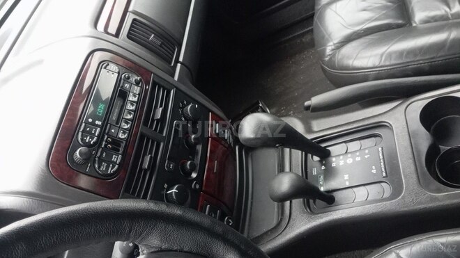 Jeep Grand Cherokee-17