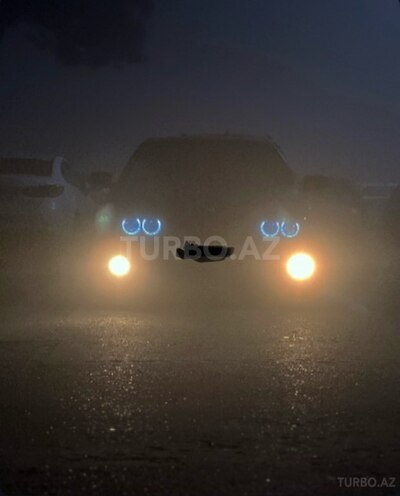 BMW 528 2000, 100,000 km - 2.8 л - Bakı