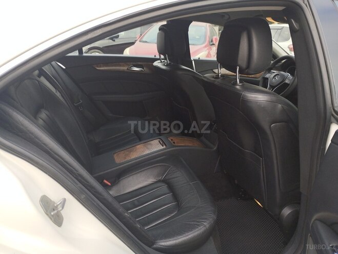 Mercedes CLS 350-9