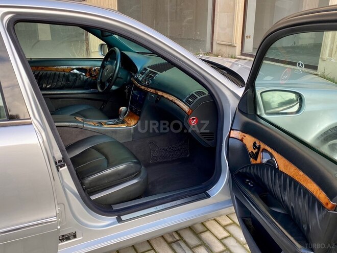 Mercedes E 320 2002, 273,000 km - 3.2 l - Bakı