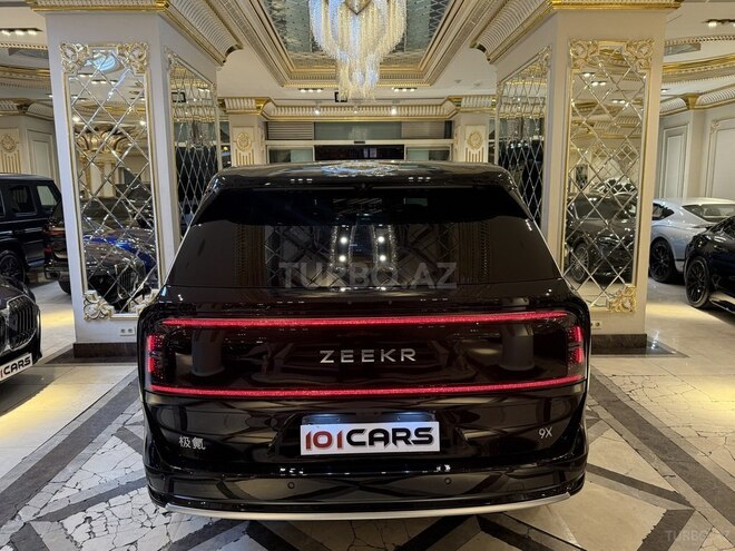 ZEEKR 9X-8