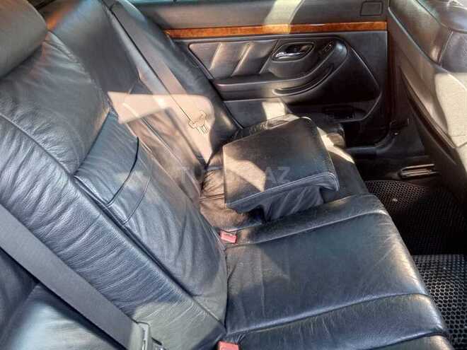 BMW 528 1998, 296,000 km - 2.8 l - Bakı