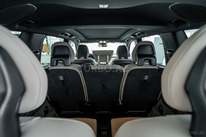 Volvo XC90-10