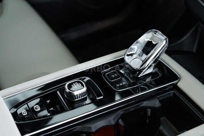 Volvo XC90-8