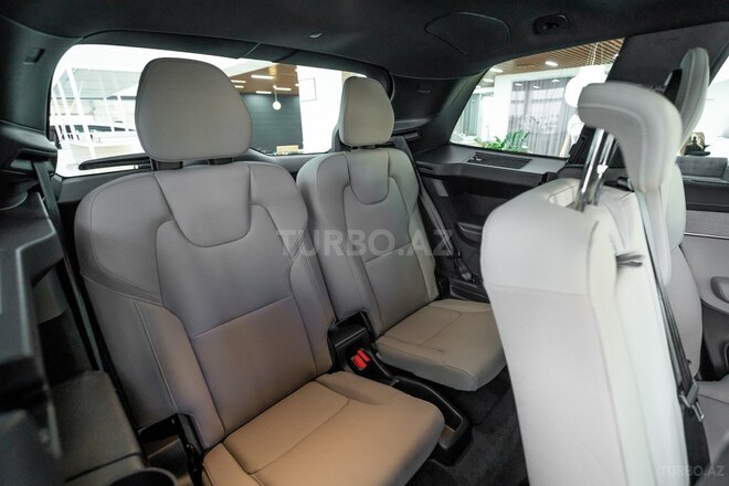 Volvo XC90-9