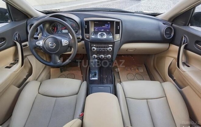 Nissan Maxima-3