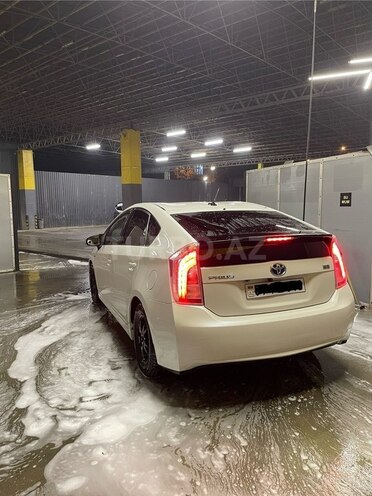 Toyota Prius 2015, 250,330 km - 1.8 л - Bakı