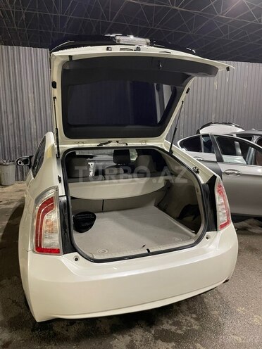Toyota Prius 2015, 250,330 km - 1.8 л - Bakı