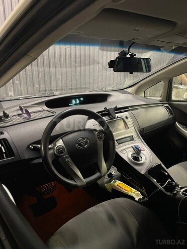 Toyota Prius 2015, 250,330 km - 1.8 л - Bakı