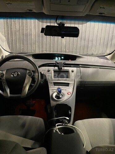 Toyota Prius 2015, 250,330 km - 1.8 л - Bakı