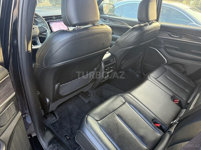 Jeep Grand Cherokee-12