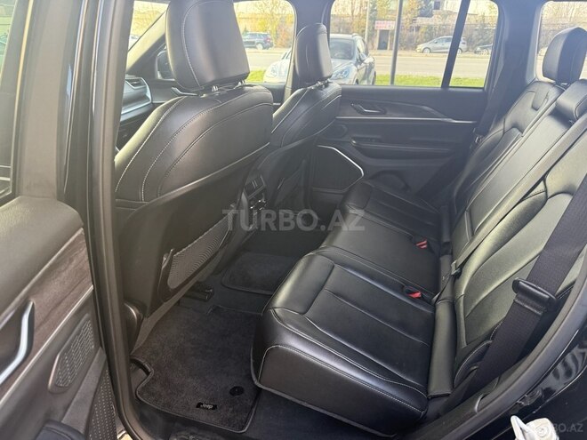 Jeep Grand Cherokee-13