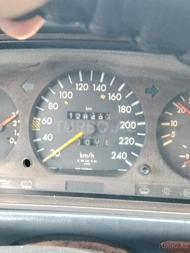 Mercedes 200 E 1990, 128,520 km - 2.0 l - Bakı