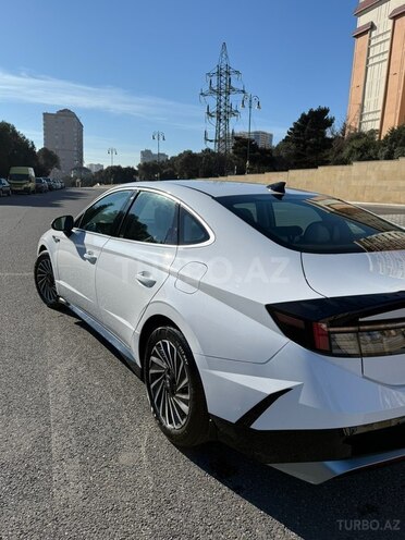 Hyundai Sonata-5