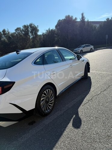Hyundai Sonata-4