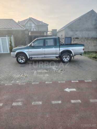 Mitsubishi L200-2