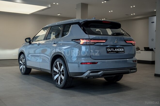 Mitsubishi Outlander-10