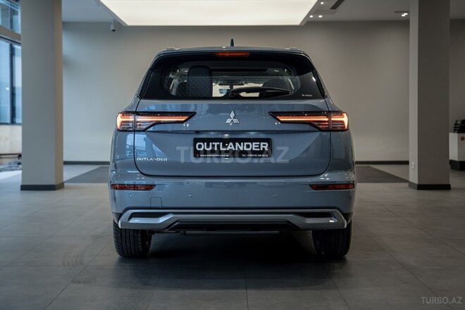 Mitsubishi Outlander-7