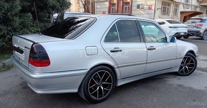 Mercedes C 200 1995, 331,000 km - 2.0 л - Bakı