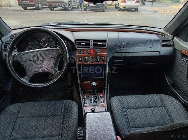 Mercedes C 200 1995, 331,000 km - 2.0 л - Bakı