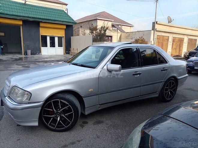 Mercedes C 200 1995, 331,000 km - 2.0 л - Bakı