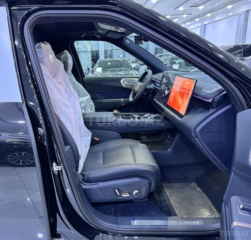 Lynk & Co 900-12