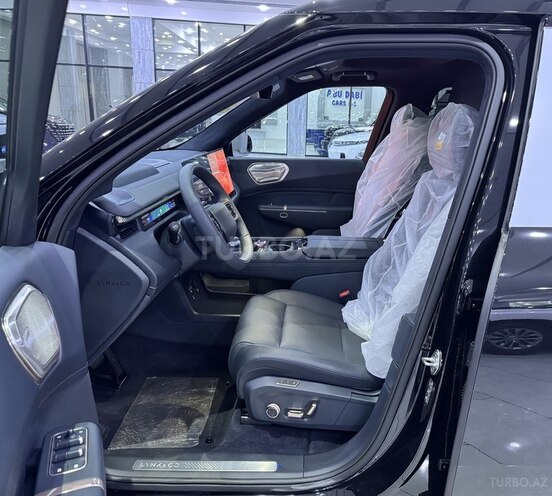Lynk & Co 900-11