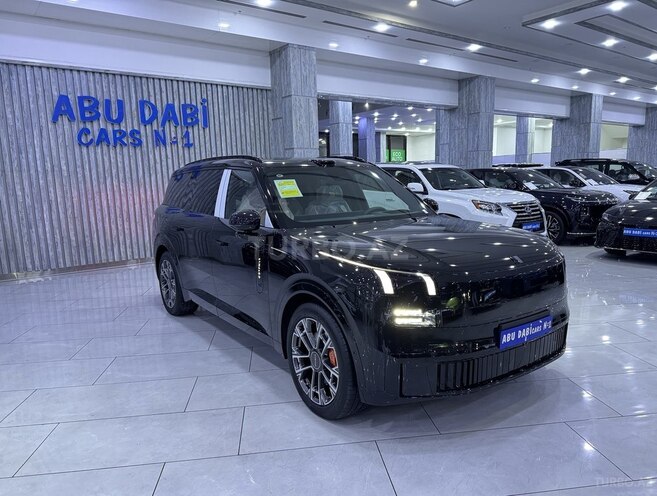 Lynk & Co 900-3