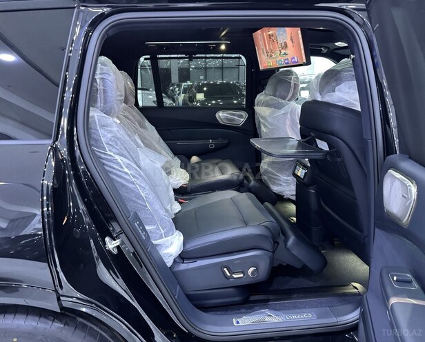 Lynk & Co 900-13