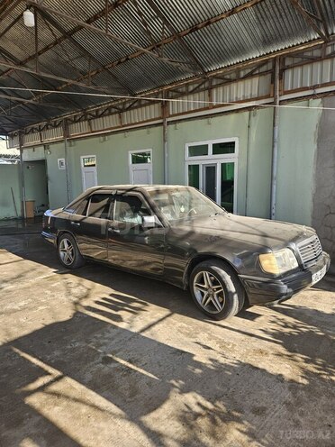 Mercedes E 220 1993, 340,400 km - 2.2 l - İmişli