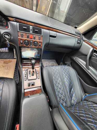 Mercedes E 320 2000, 379,000 km - 3.2 l - Bakı