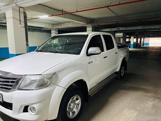Toyota Hilux 2013, 317,000 km - 2.5 l - Bakı