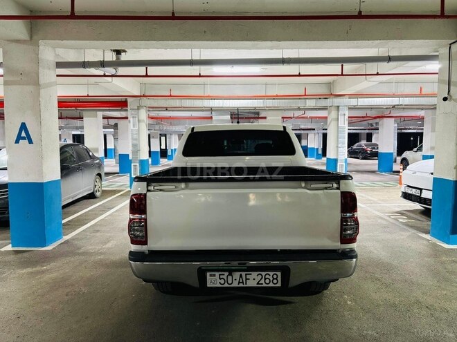Toyota Hilux 2013, 317,000 km - 2.5 l - Bakı