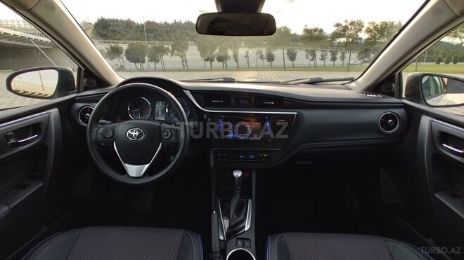 Toyota Corolla-8
