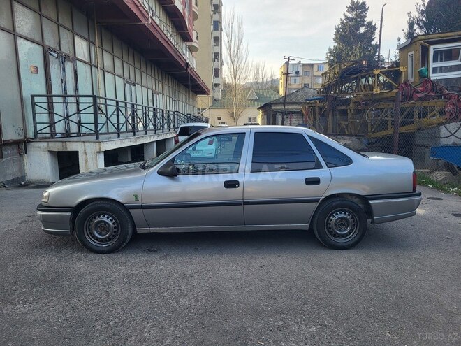 Opel Vectra 1994, 385,000 km - 1.8 l - Bakı